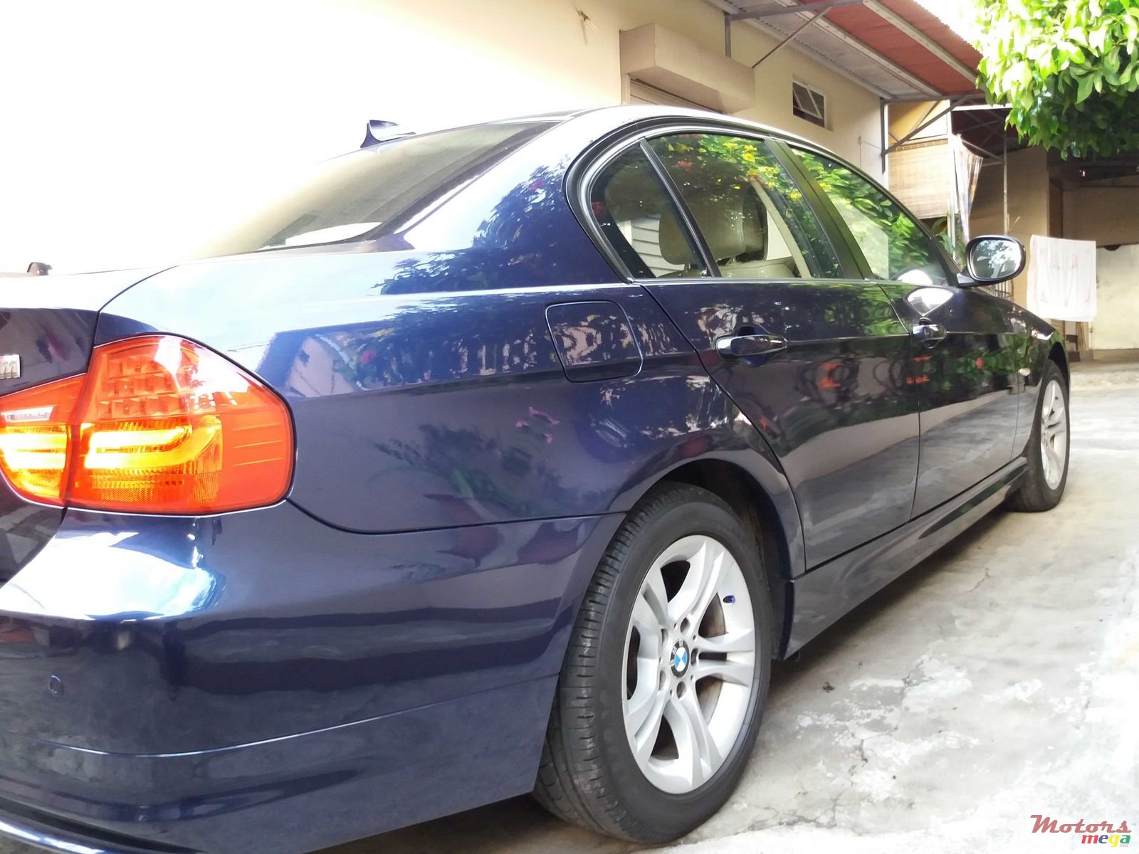 2011' BMW 316 E90 Face Lift photo #4