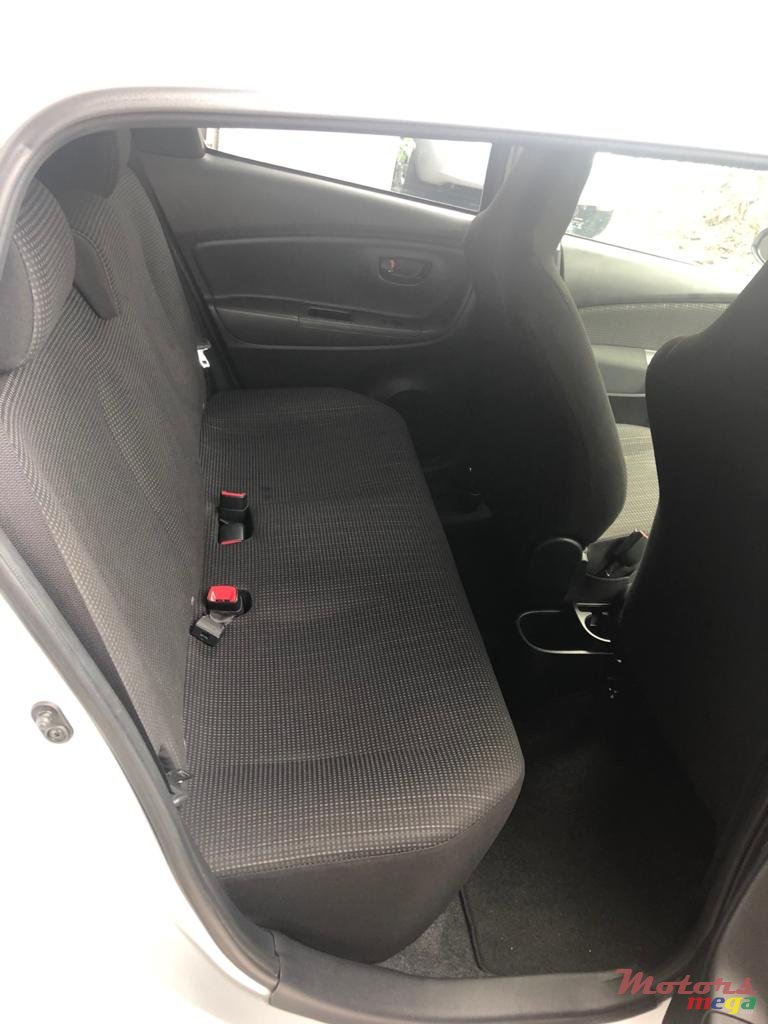 2014' Toyota Vitz photo #4