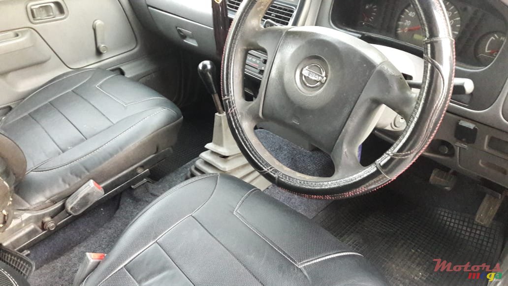 2008' Nissan Navara photo #5