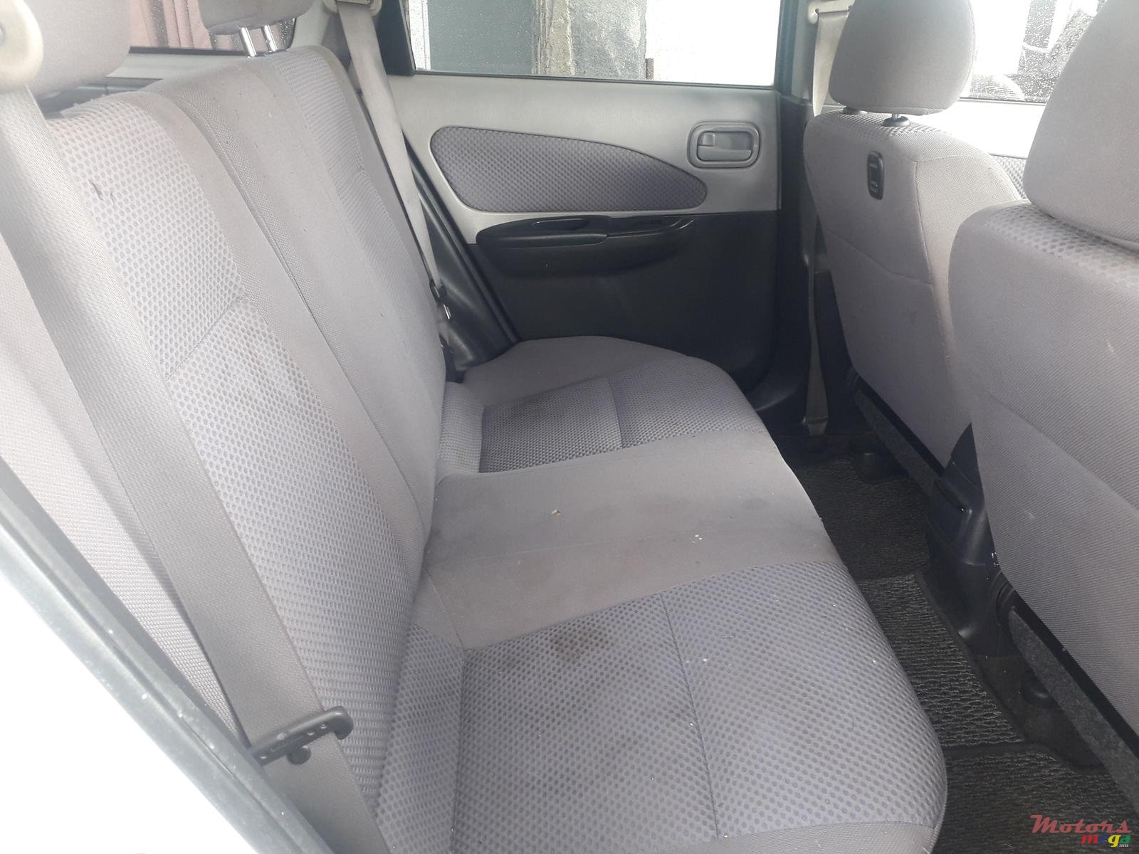 2005' Nissan photo #3