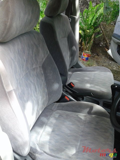 2001' Nissan Sunny 0 photo #3