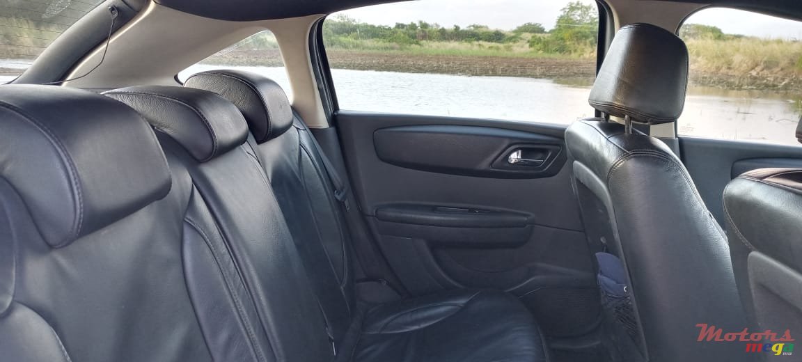2009' Citroen C4 photo #6