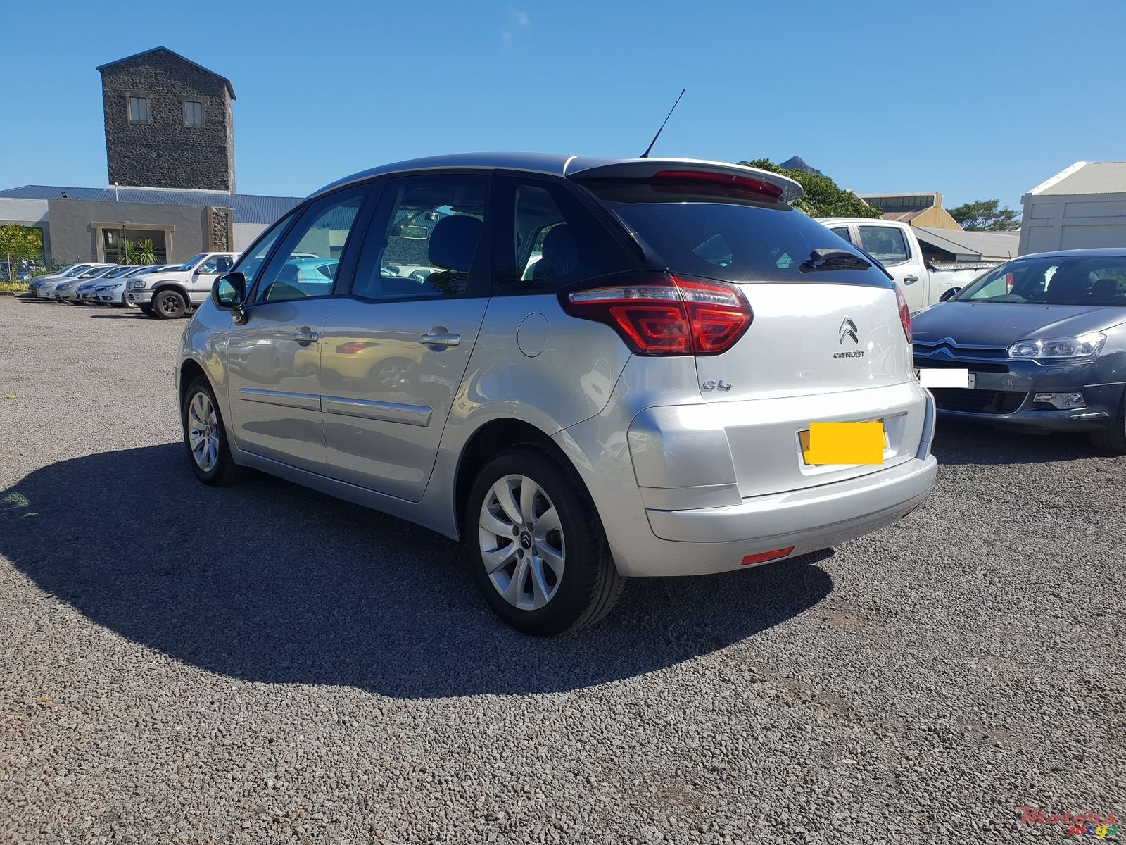 2012' Citroen C4 Picasso photo #2