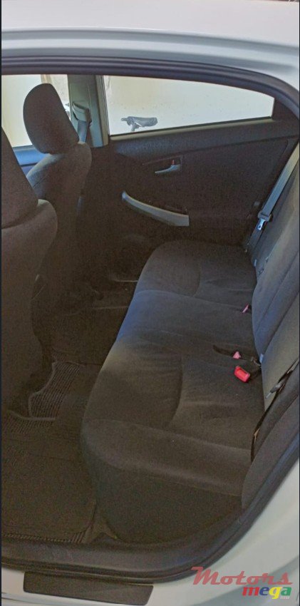 2013' Toyota Prius photo #4