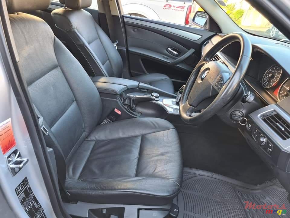 2008' BMW 520 E60 520d photo #6