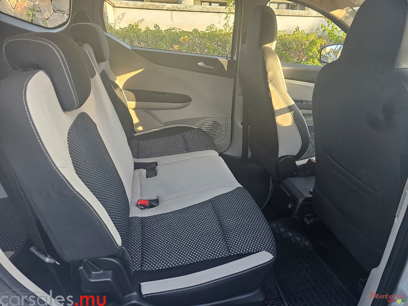 2020' Renault Triber 7 Seater 1.0 photo #5