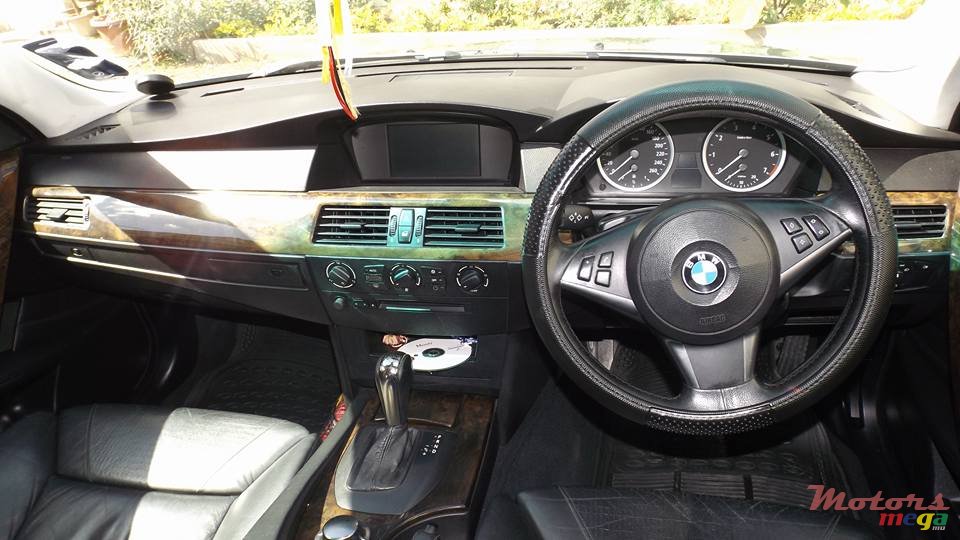 2004' BMW 520 photo #5