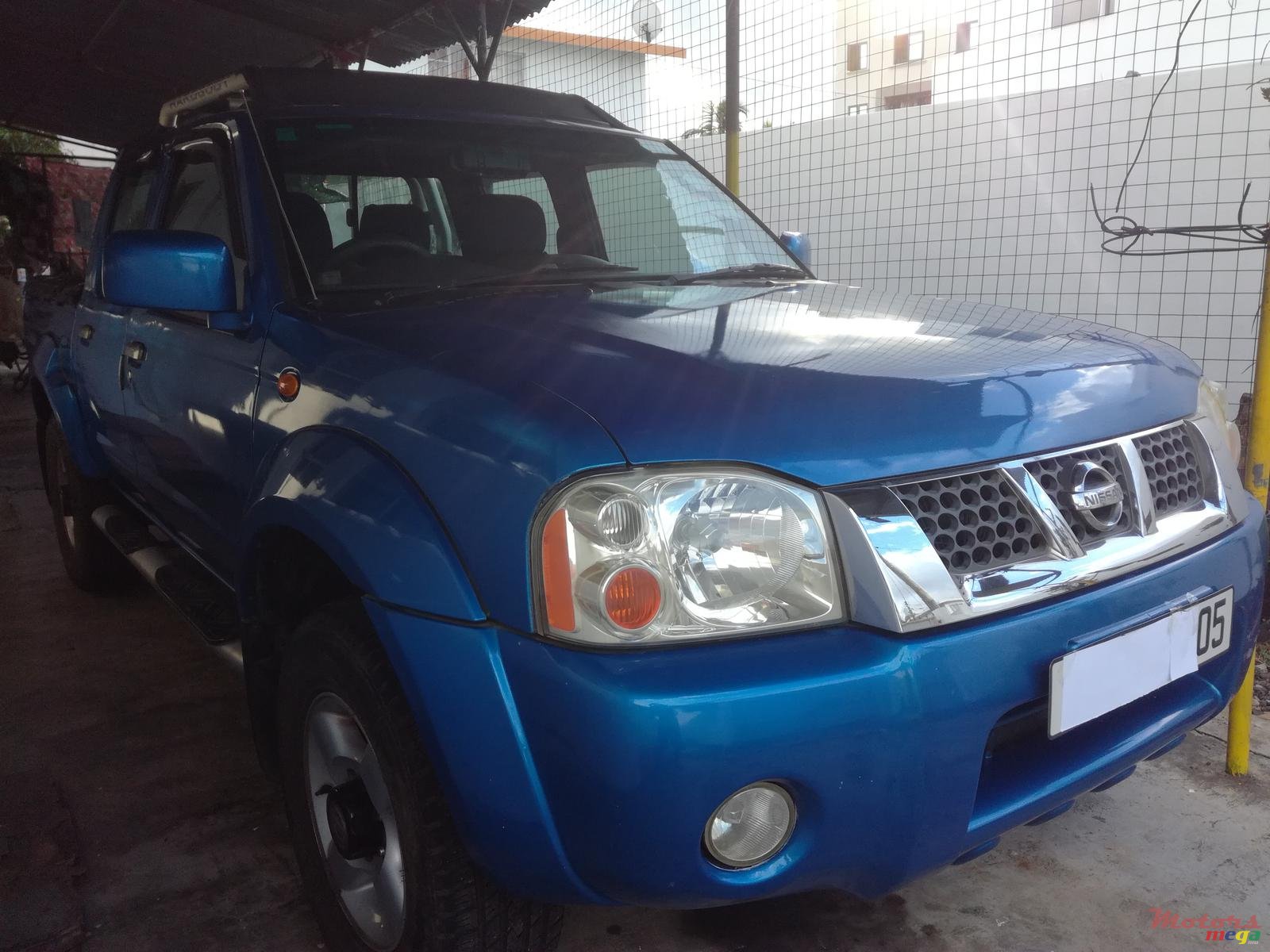 2005' Nissan Hardbody photo #1