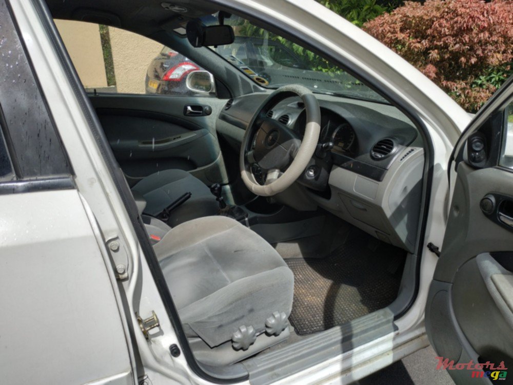 2006' Chevrolet Optra photo #6