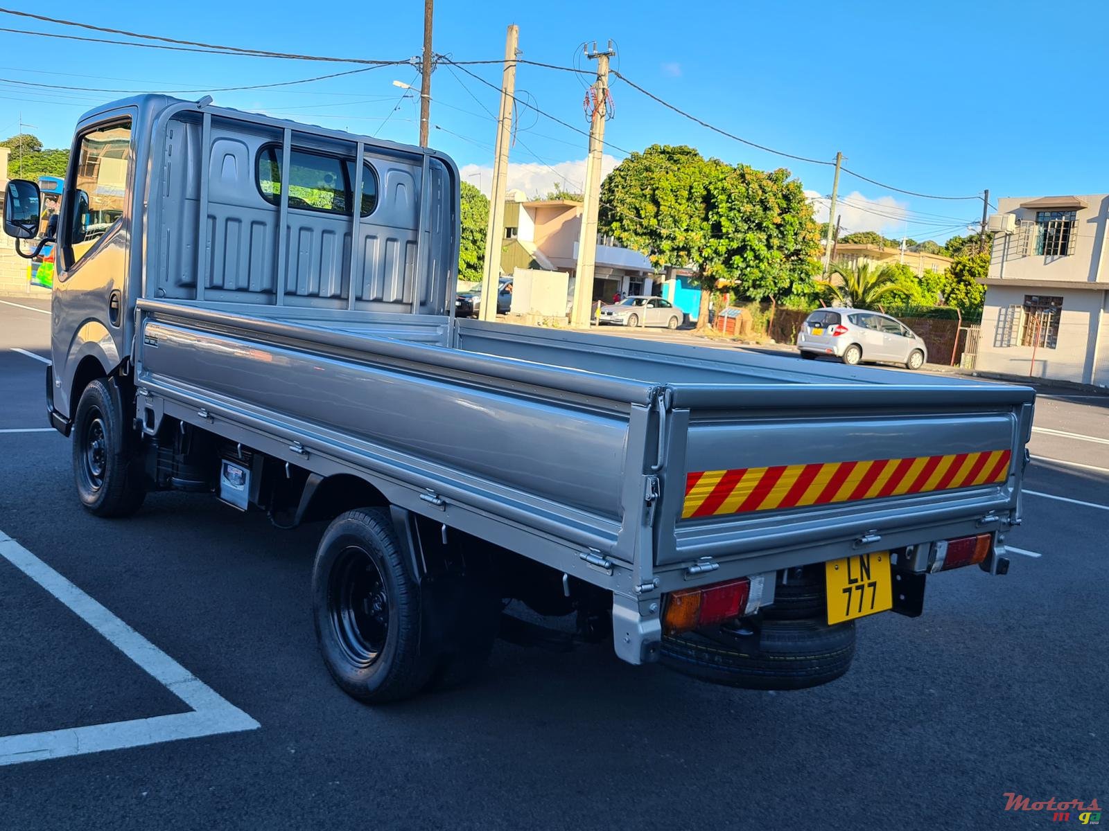 2015' Nissan Cabstar photo #6
