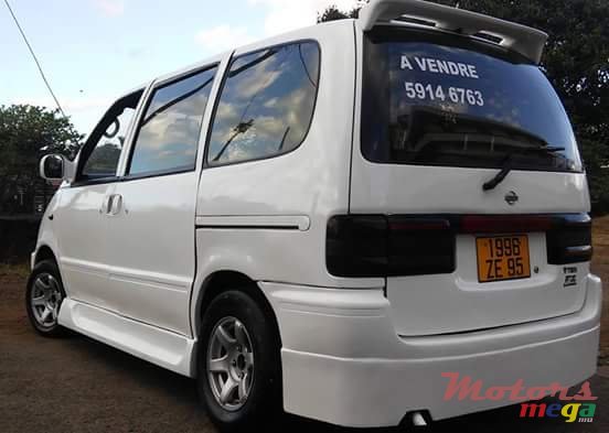 1995' Nissan Serena photo #1