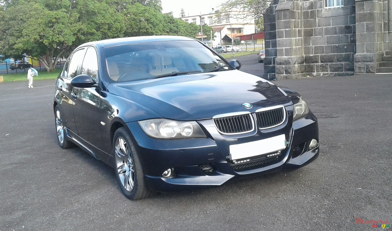 2005' BMW 3 Series Sedan 320i photo #2