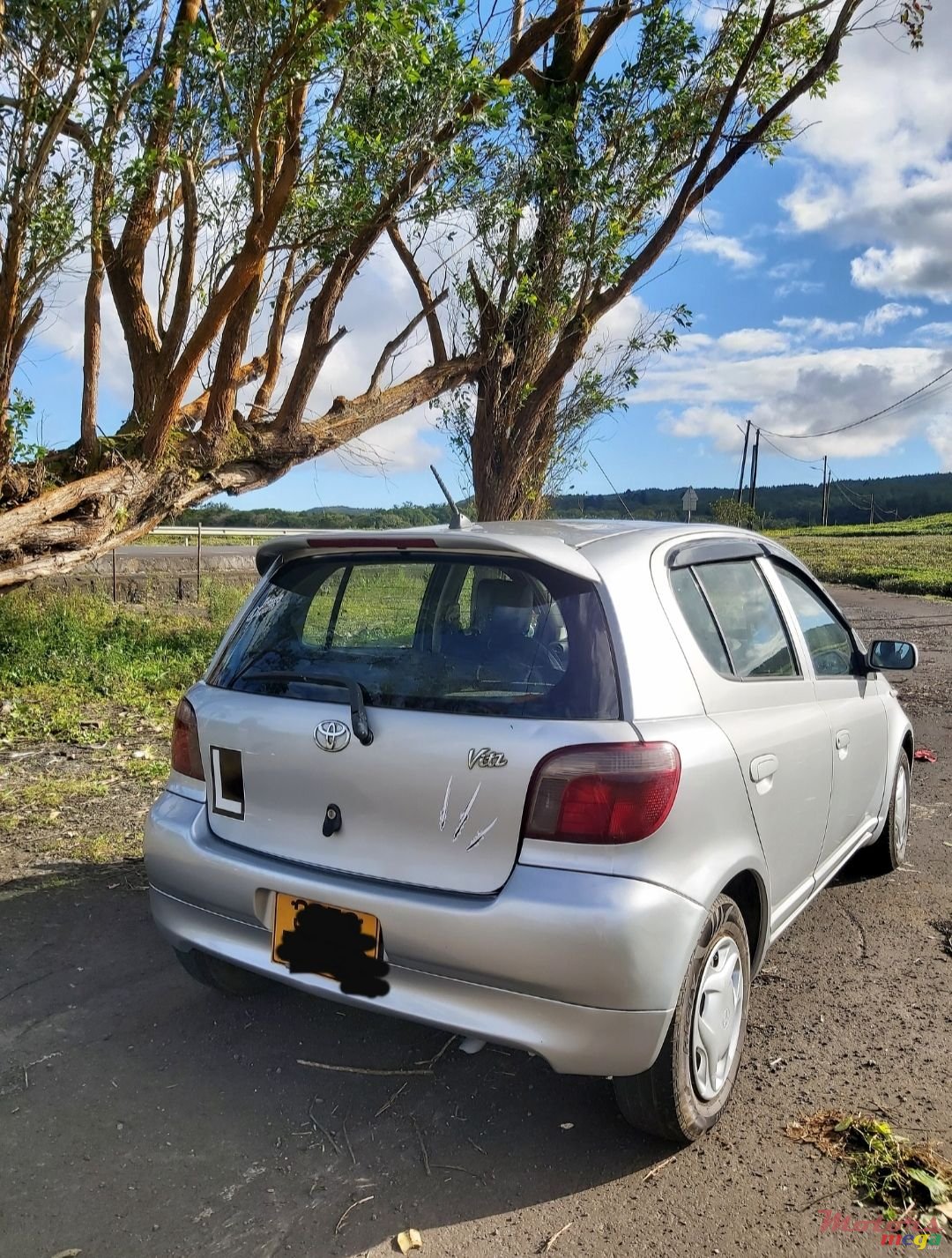 2000' Toyota Vitz photo #2