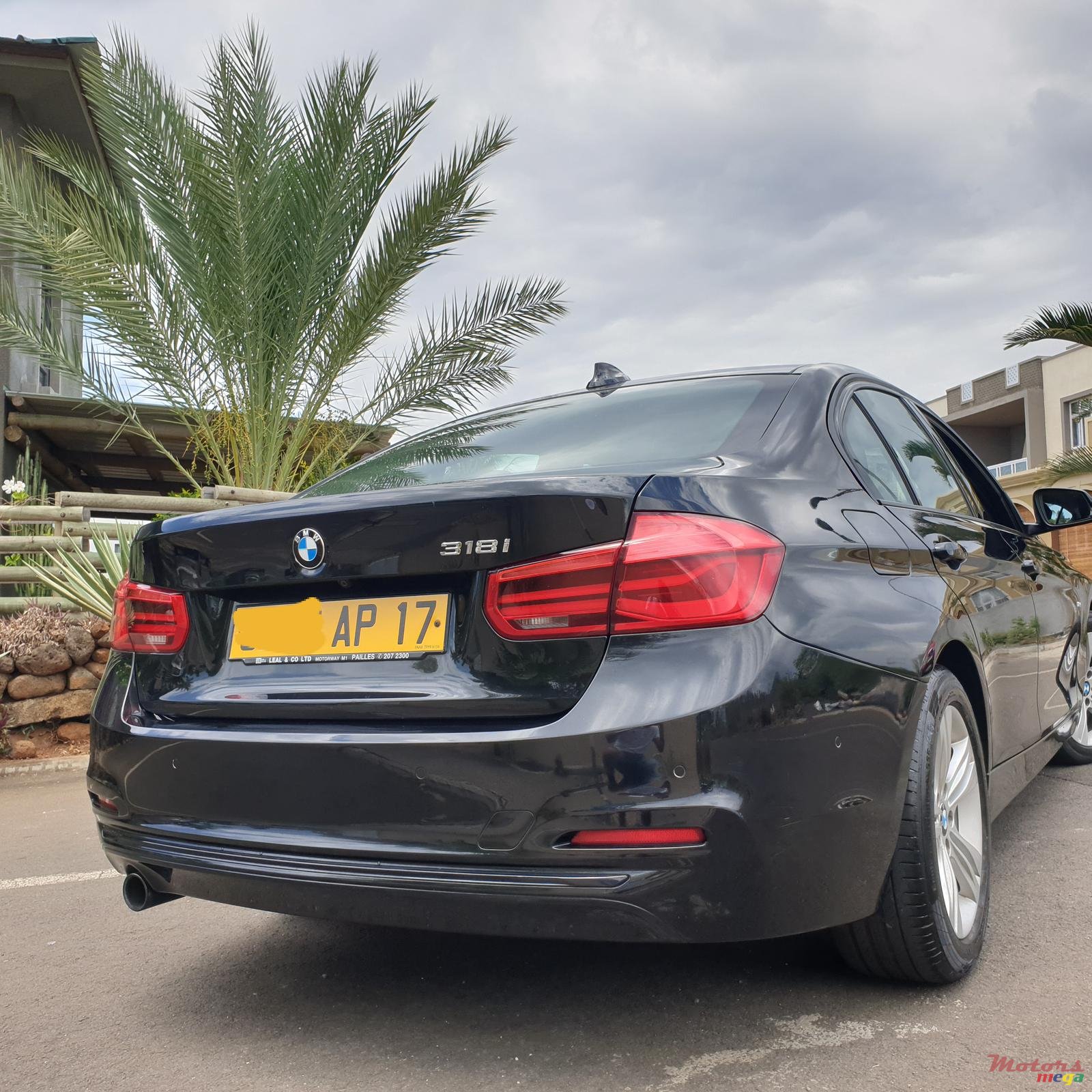 2017' BMW 3 Series photo #2