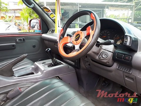 1992' Nissan Serena photo #5