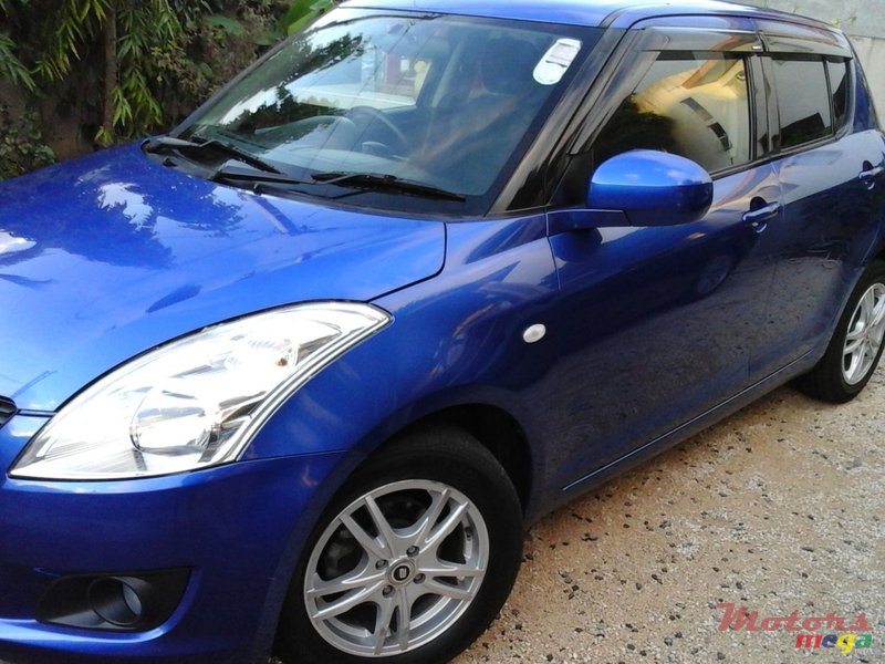 2011' Suzuki Swift photo #4