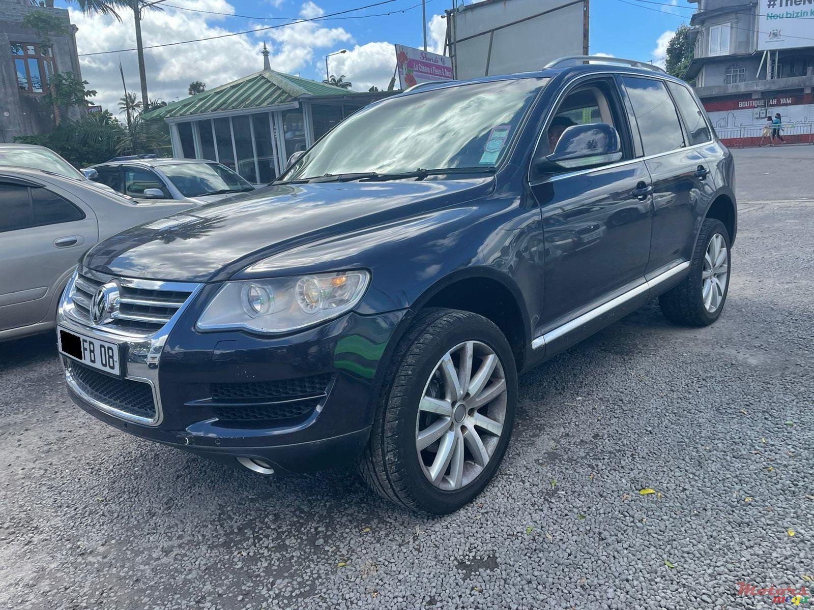 2008' Volkswagen Touareg photo #1