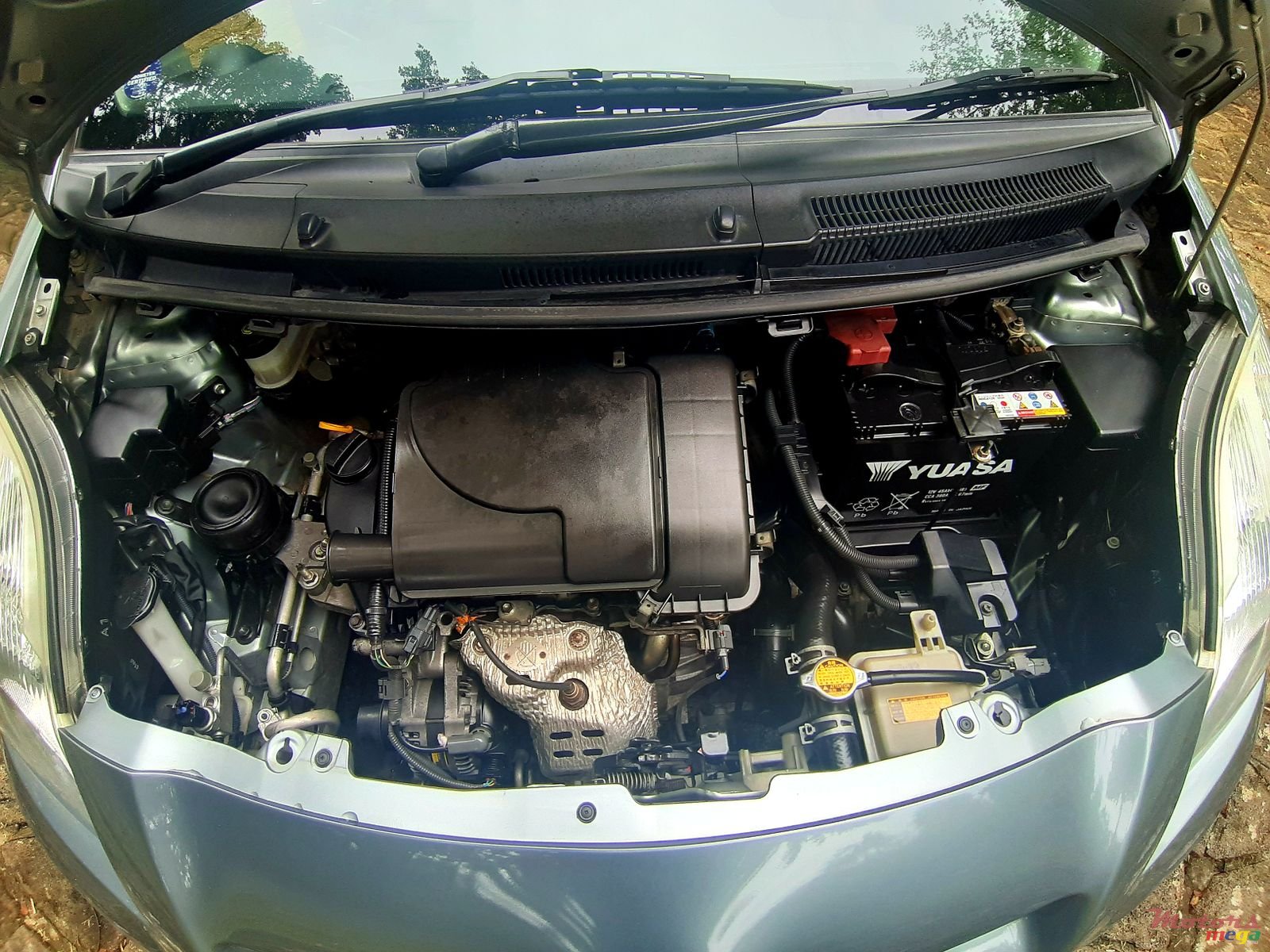 2009' Toyota Vitz photo #5