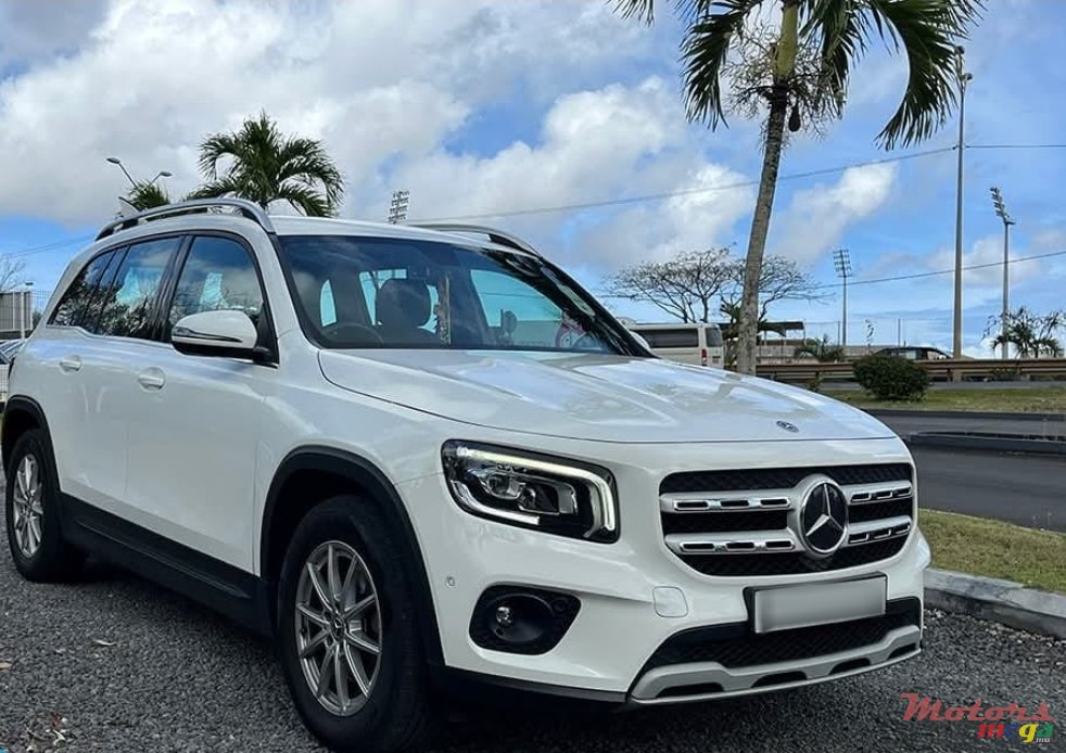 2020' Mercedes-Benz GLB 200 photo #1