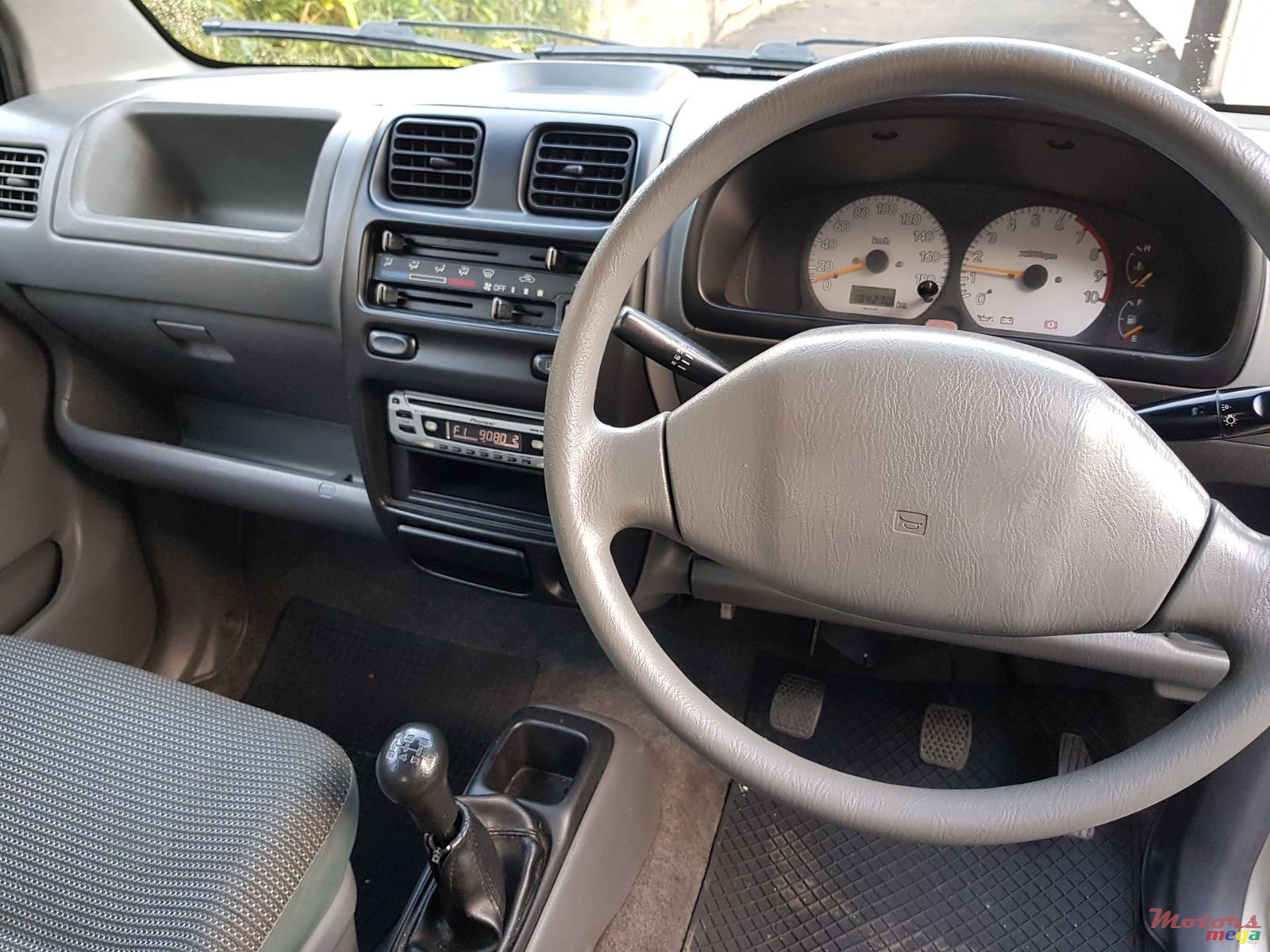 2005' Suzuki Wagon R photo #4