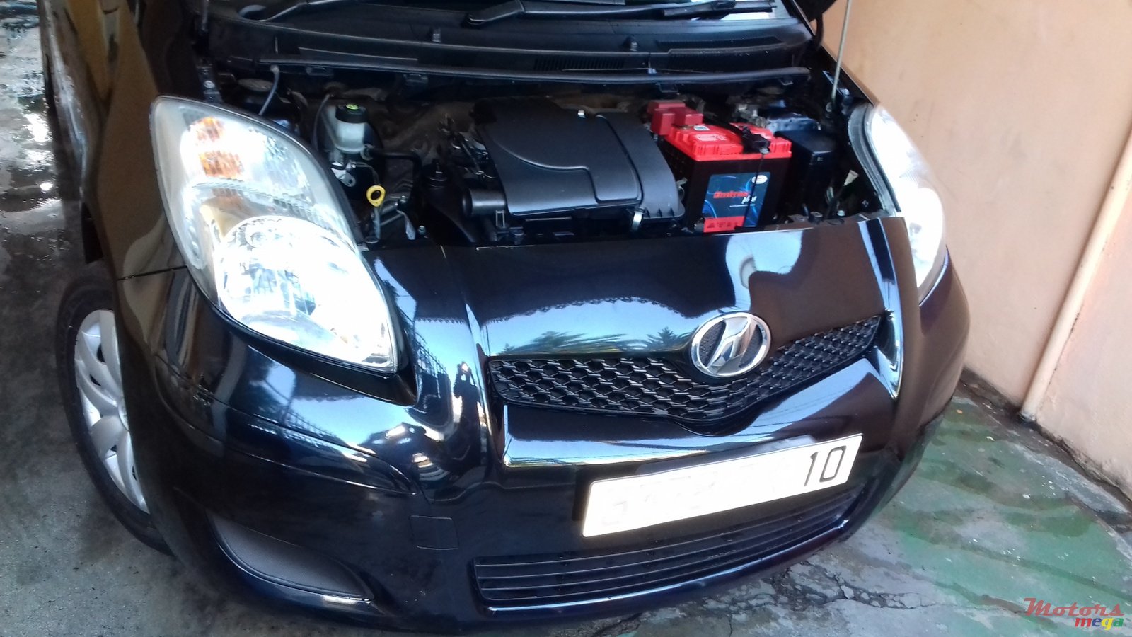 2010' Toyota Vitz 1.0 photo #3