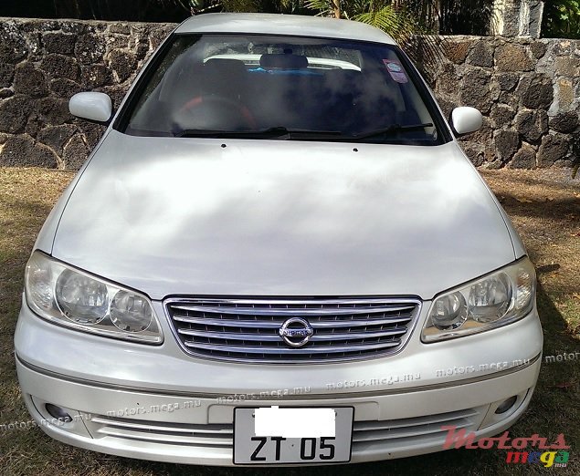 2005' Nissan Sunny photo #1