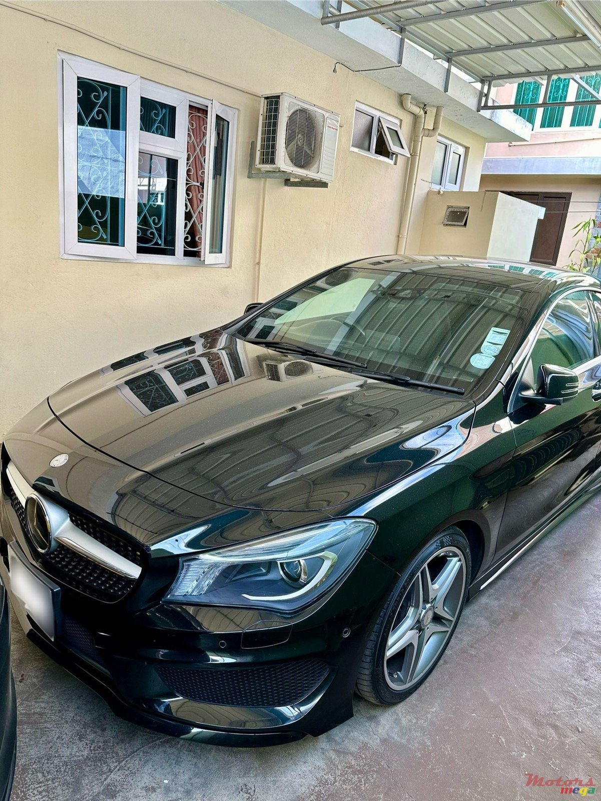 2015' Mercedes-Benz CLA 180 AMG photo #2