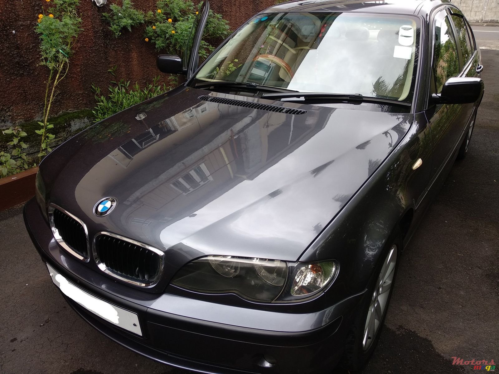 2004' BMW 318 photo #3