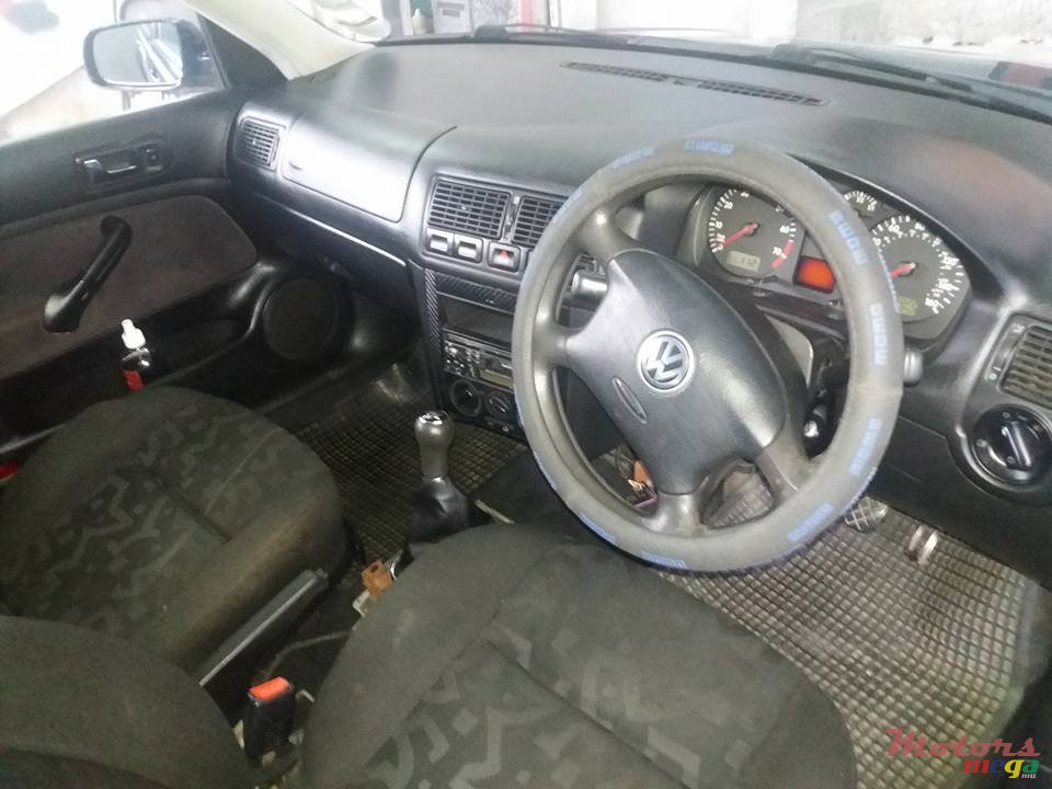 1999' Volkswagen Golf R photo #3