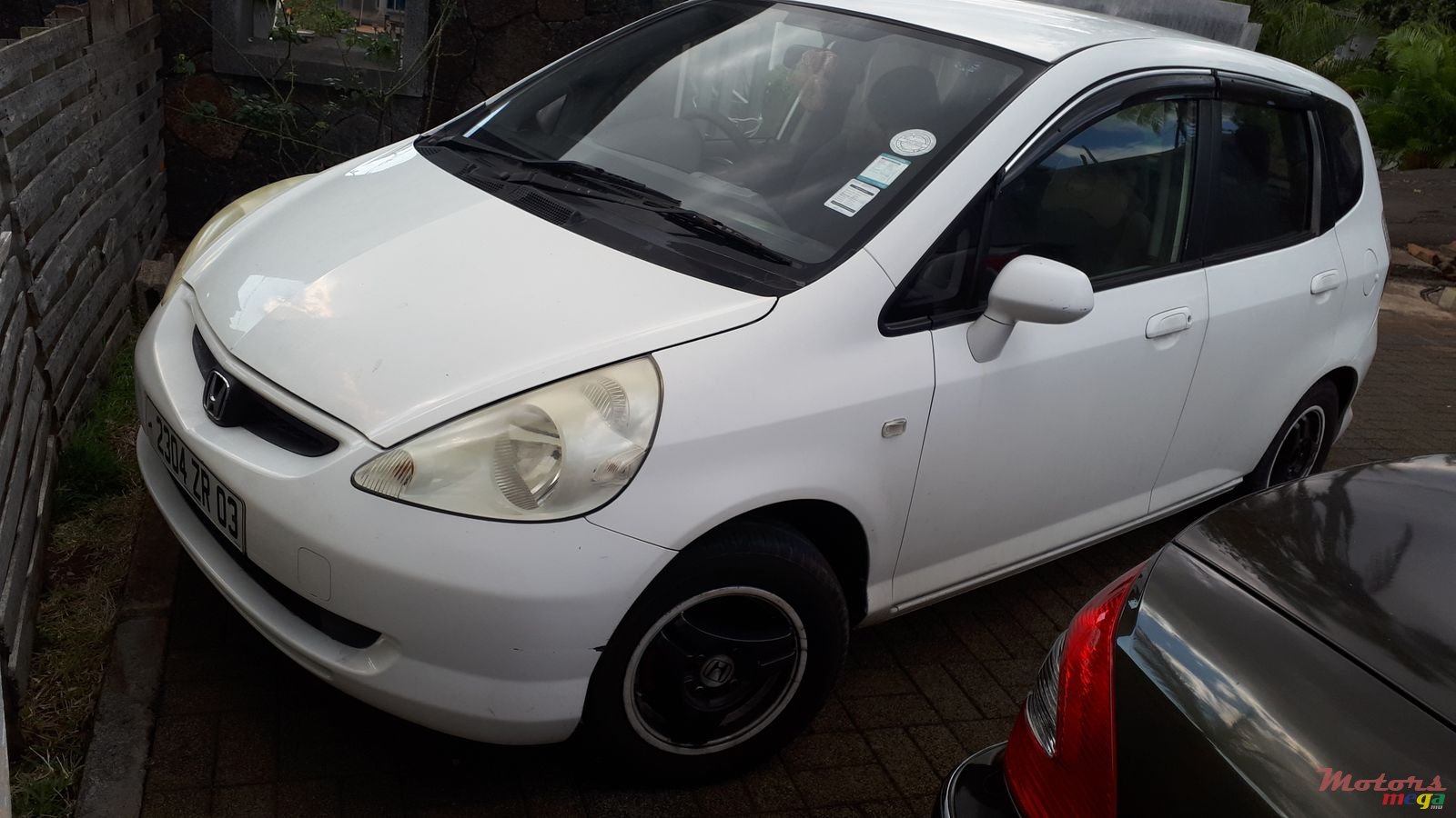 2003' Honda Fit photo #1