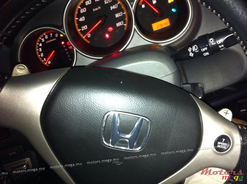 2004' Honda Fit photo #4