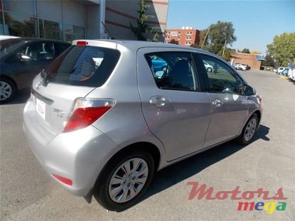 2012' Toyota Yaris photo #2