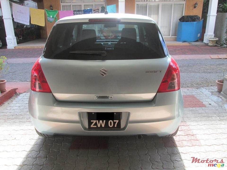 2007' Suzuki Swift photo #6