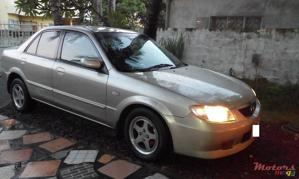 2003' Mazda 323 photo #2