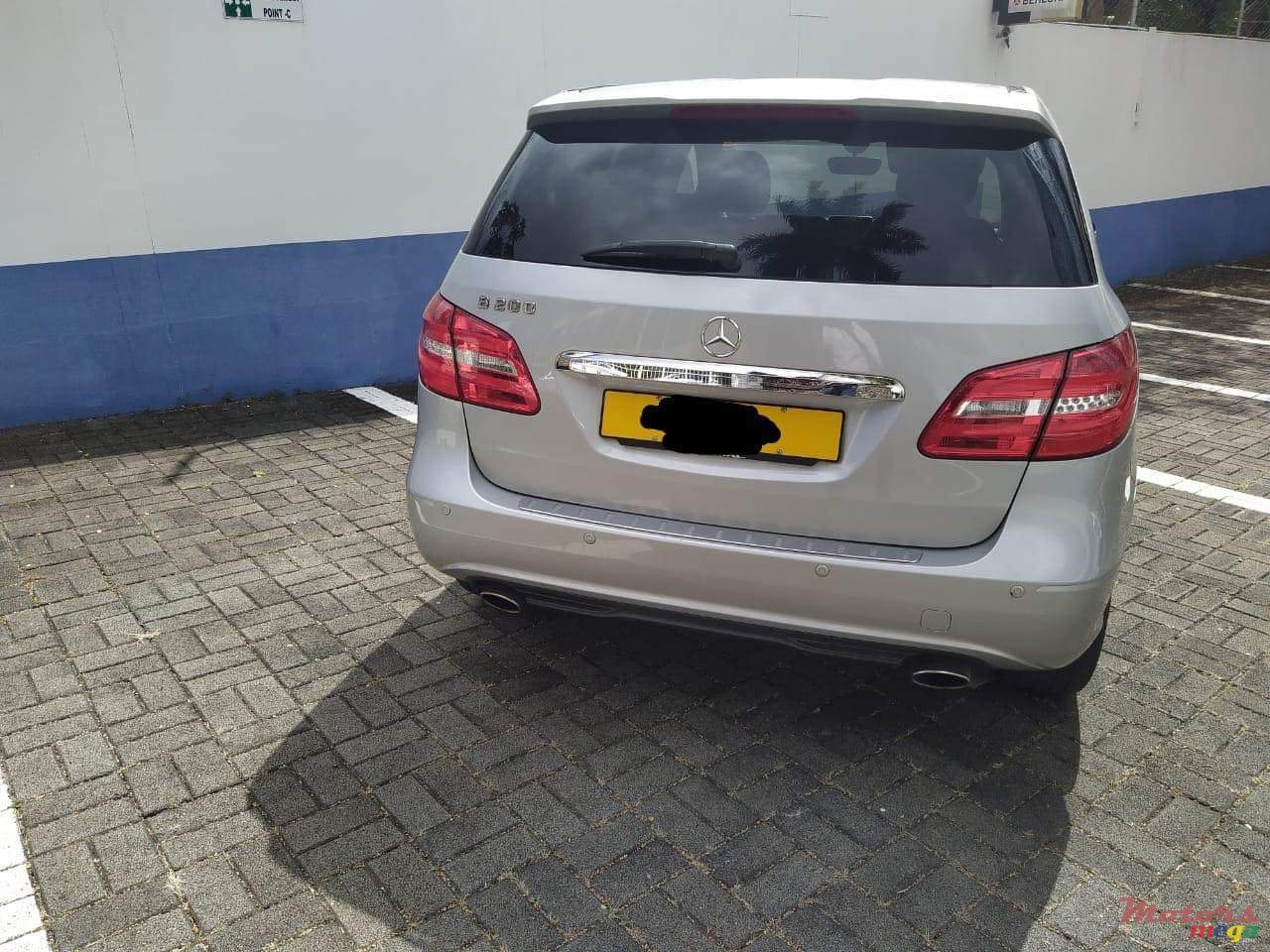 2013' Mercedes-Benz B 200 photo #2