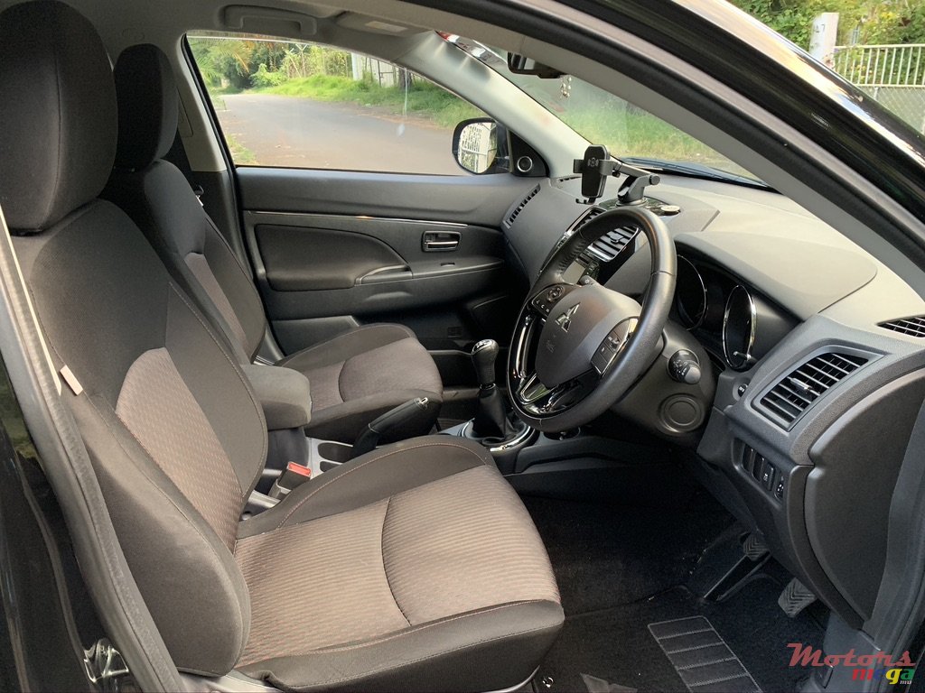 2018' Mitsubishi ASX photo #1