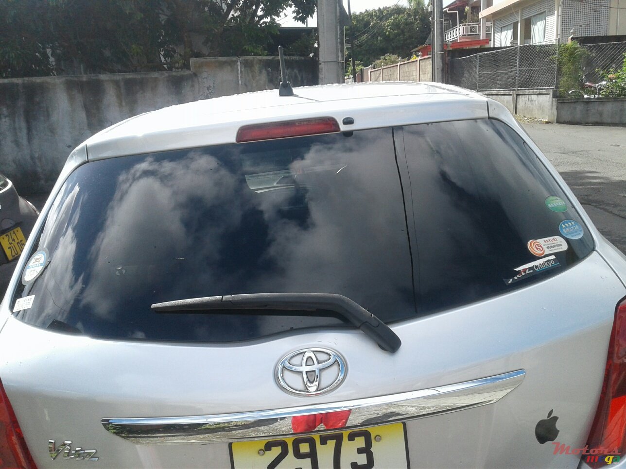 2012' Toyota Vitz nil photo #1