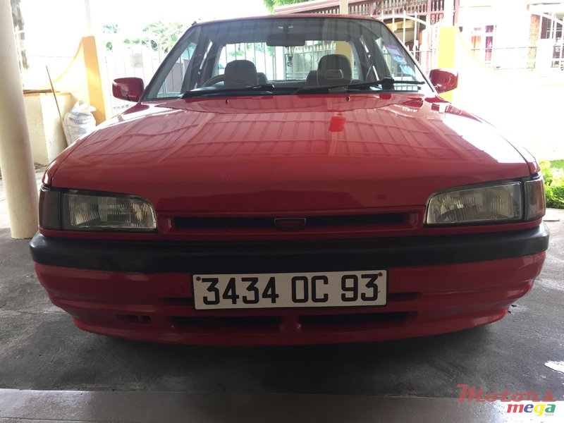 1993' Mazda 323 photo #3