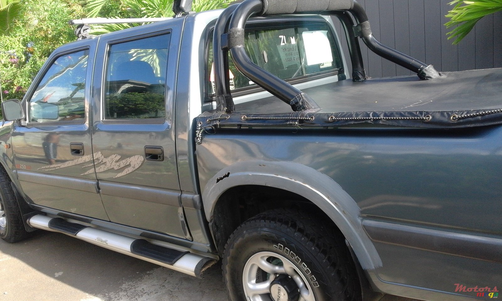 2001' Isuzu i-Series photo #1