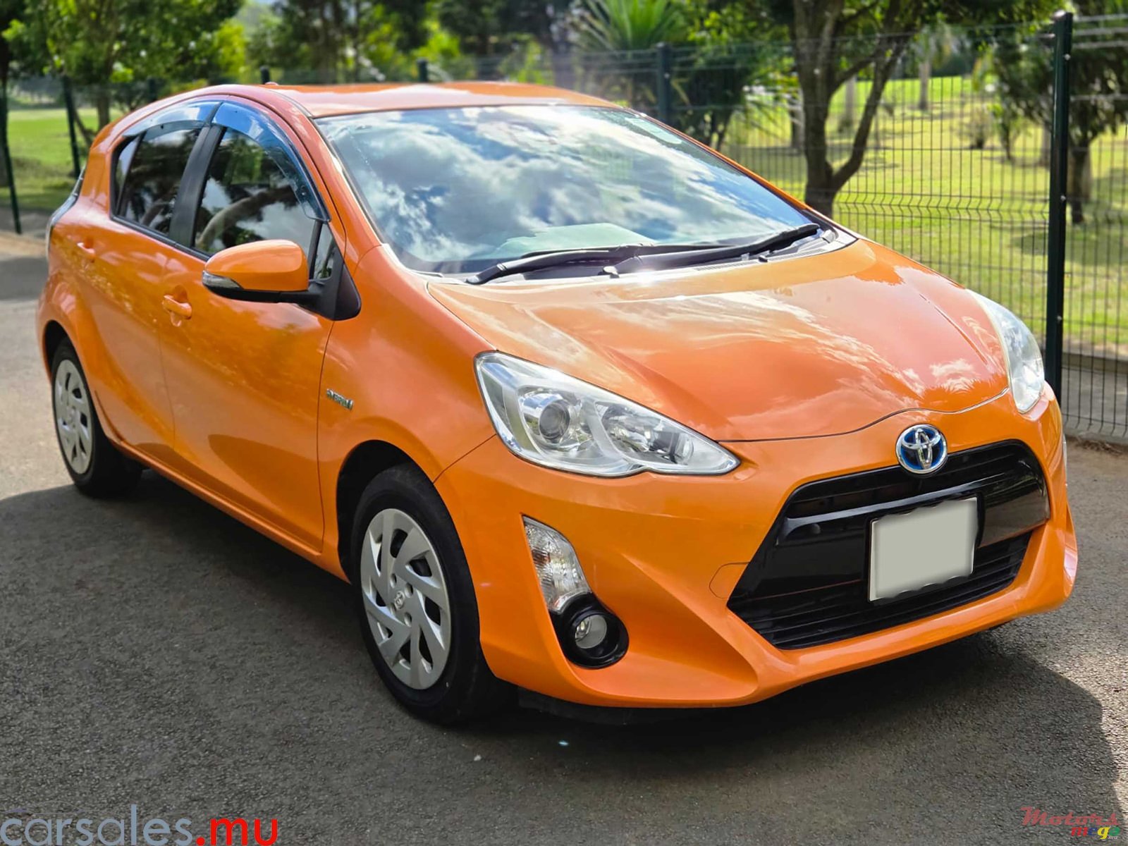 2017' Toyota Aqua S 1.5 Hybrid photo #2