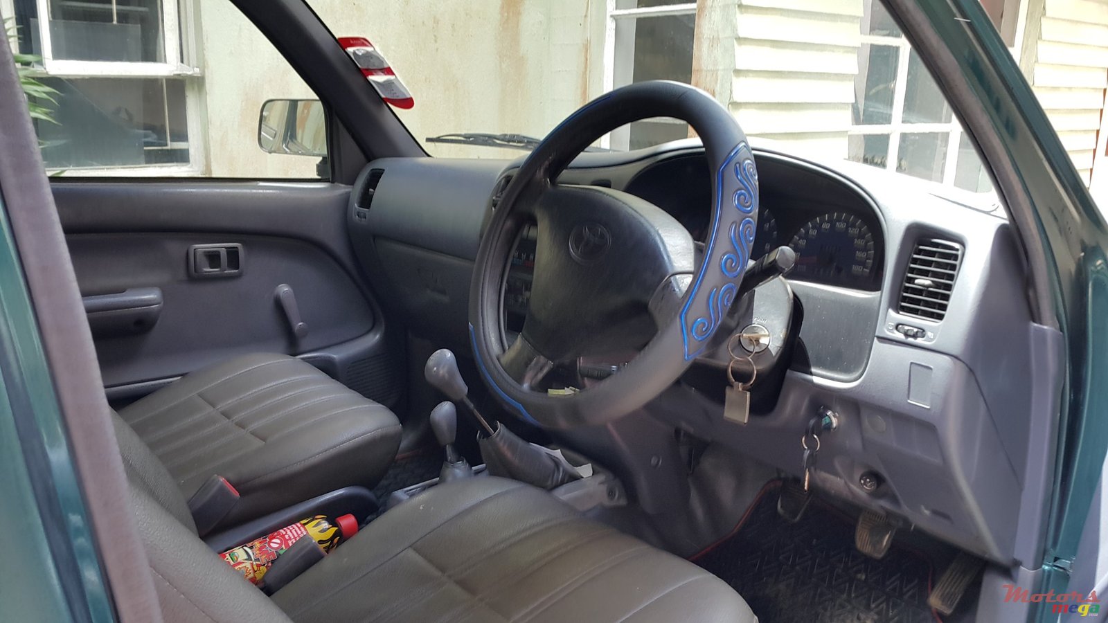 1998' Toyota Hilux 4x4 photo #3