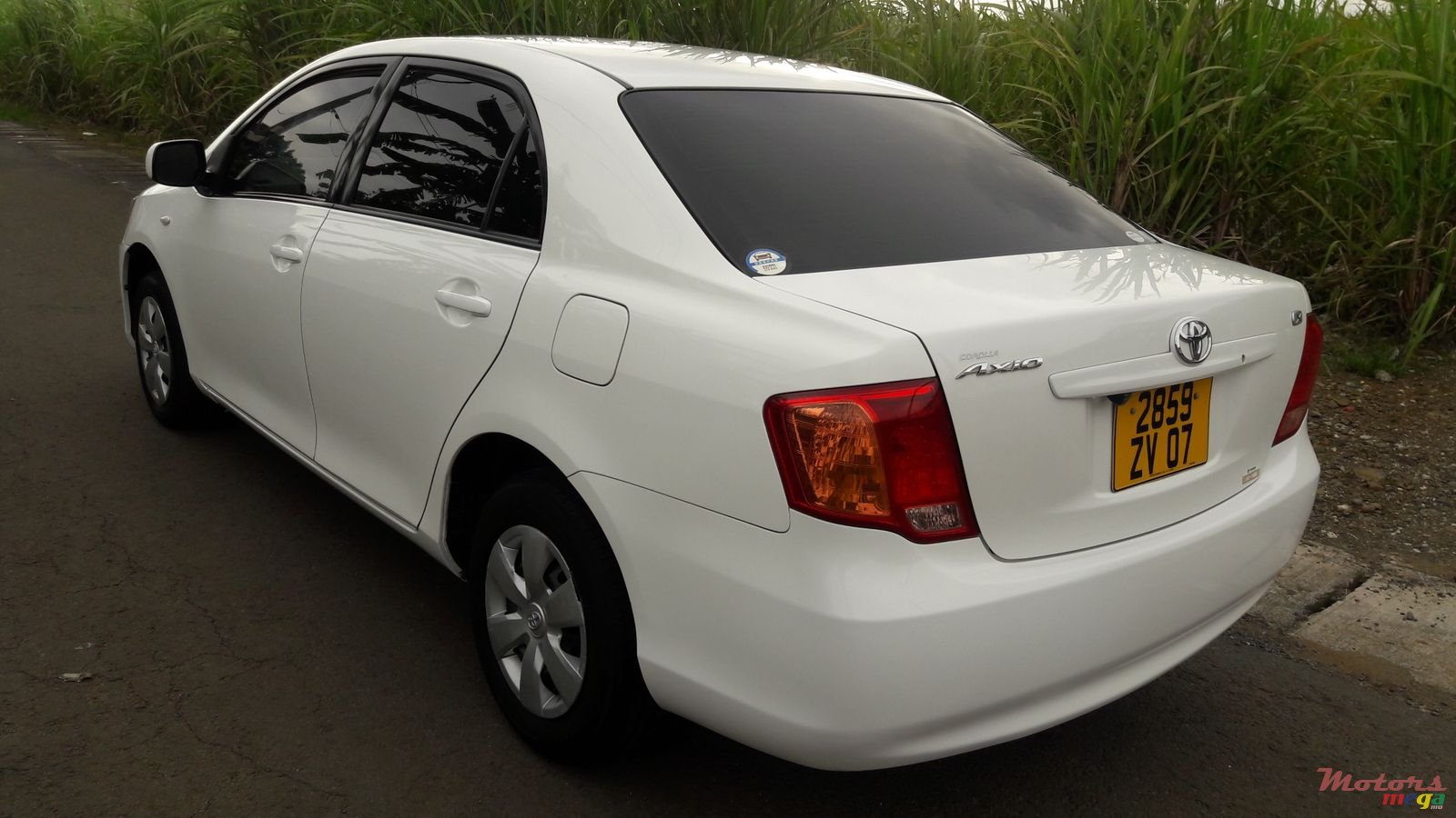 2007' Toyota Axio X photo #1