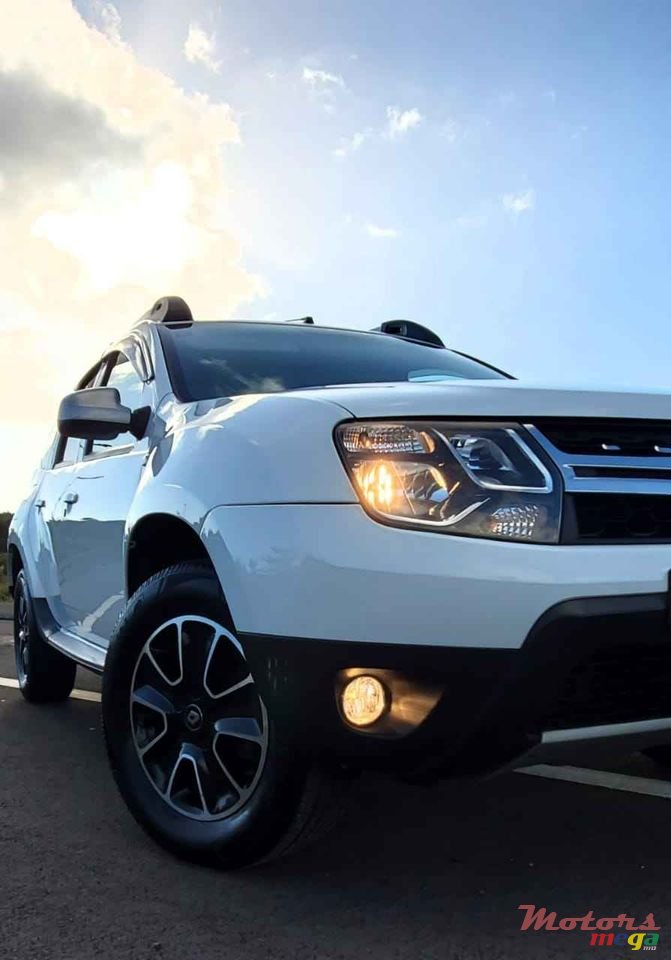 2017' Renault Duster 1.5L AUTOMATIC photo #3