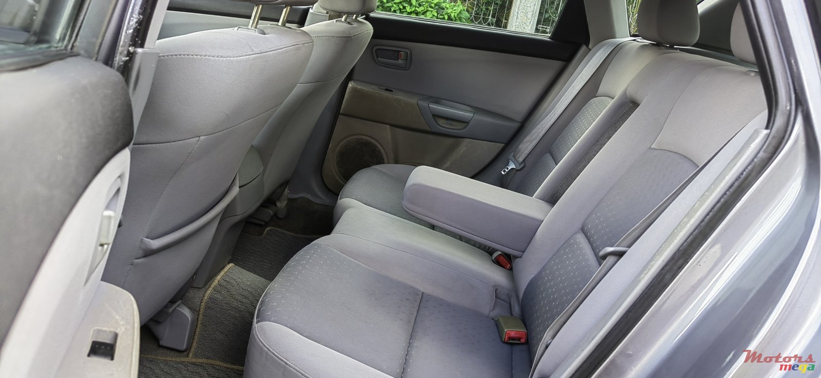 2004' Mazda Axela photo #6