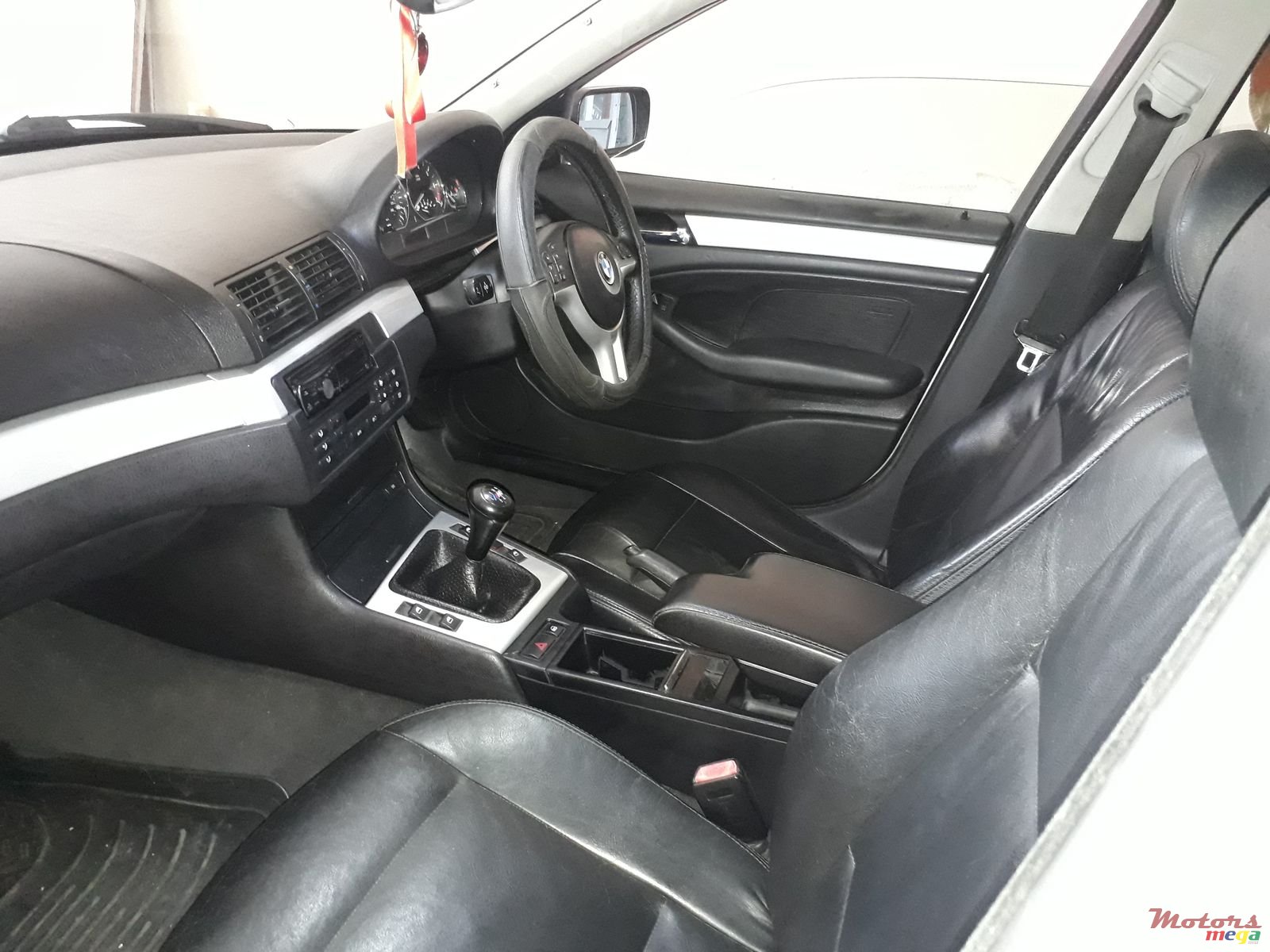 2004' BMW 318 photo #6