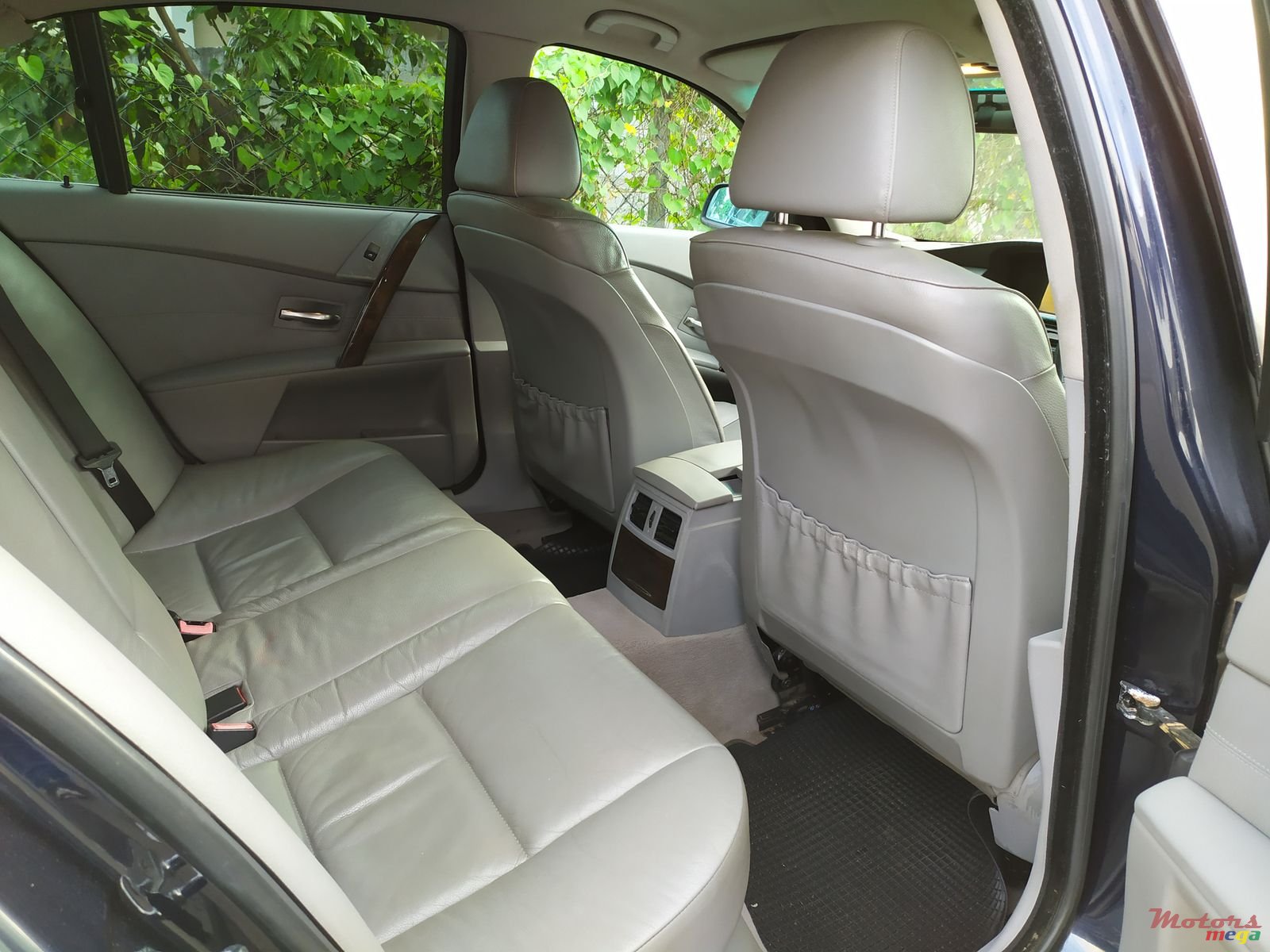 2004' BMW 5 Series photo #2