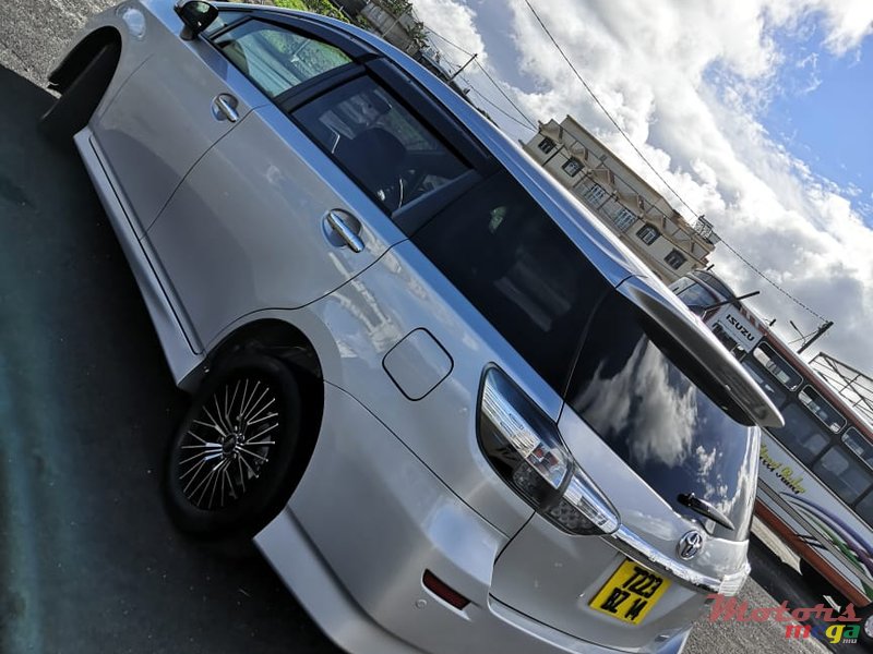2014' Toyota Corolla Wish photo #1