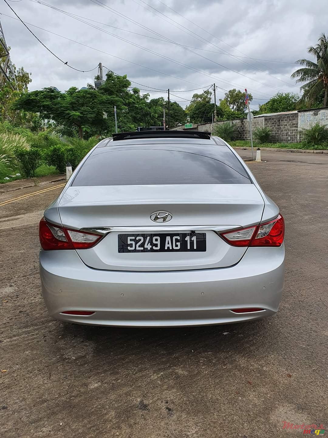 2011' Hyundai Sonata photo #4