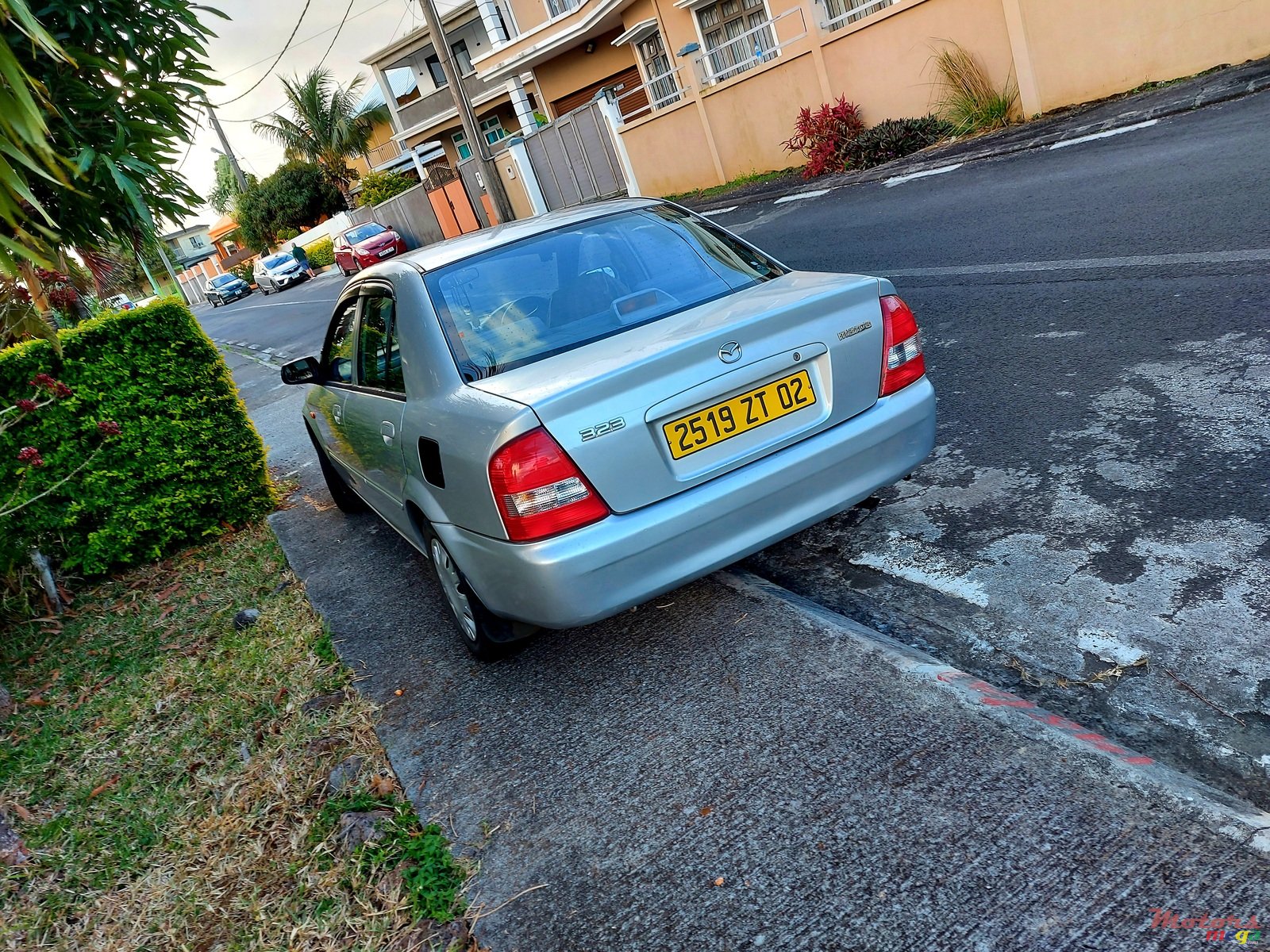 2002' Mazda 323 Dorigin photo #2