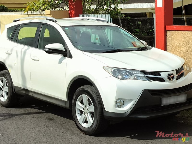 2014' Toyota RAV4 none photo #7